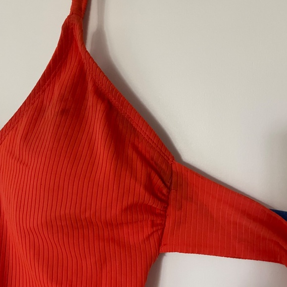 One piece swimsuit - Picture 6 of 9